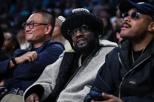Wale, 나이키 미출시 농구화 GT Future '위트' 컬러웨이를 NFL 캠프에서 신고 등장하다