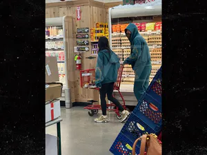 Post Malone, Salt Lake City에서 새 연인과 장보는 모습 포착