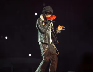 Playboi Carti, Supreme과 MM6 Margiela의 캐시 프린트 컬렉션으로 강렬한 스타일 선보여