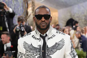 Skepta, Paris Fashion Week에서 North West를 향한 성인 남성들의 과도한 접근에 드물게 날 선 비판