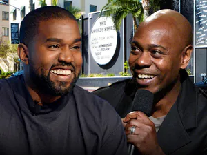 Ye, Dave Chappelle의 무대에 깜짝 등장… “내 평생 번 돈보다 더 잃은 남자” 소개에 객석 열광