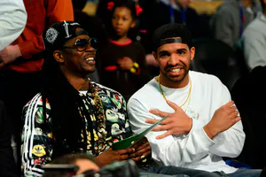 Drake, 2 Chainz에게 '영원한 멘토'라고 찬사... 'No Lie' 비하인드 공개