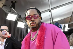 Fivio Foreign, 주차 문제로 여성에게 총 겨눈 혐의로 체포