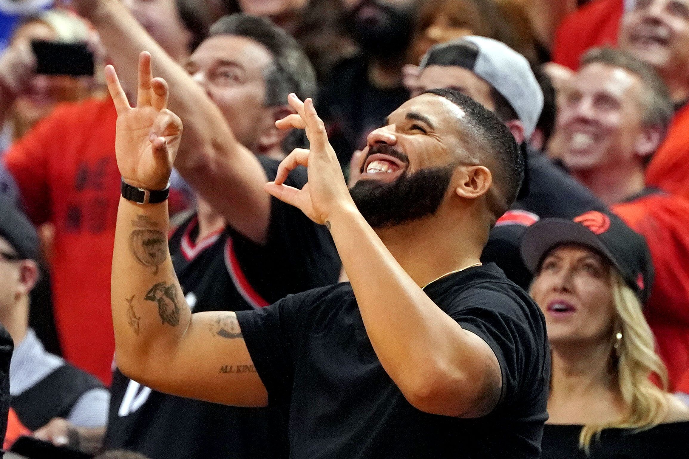 Drake, Kai Cenat의 패션 브랜드 'Vivet' 행보를 조롱하다