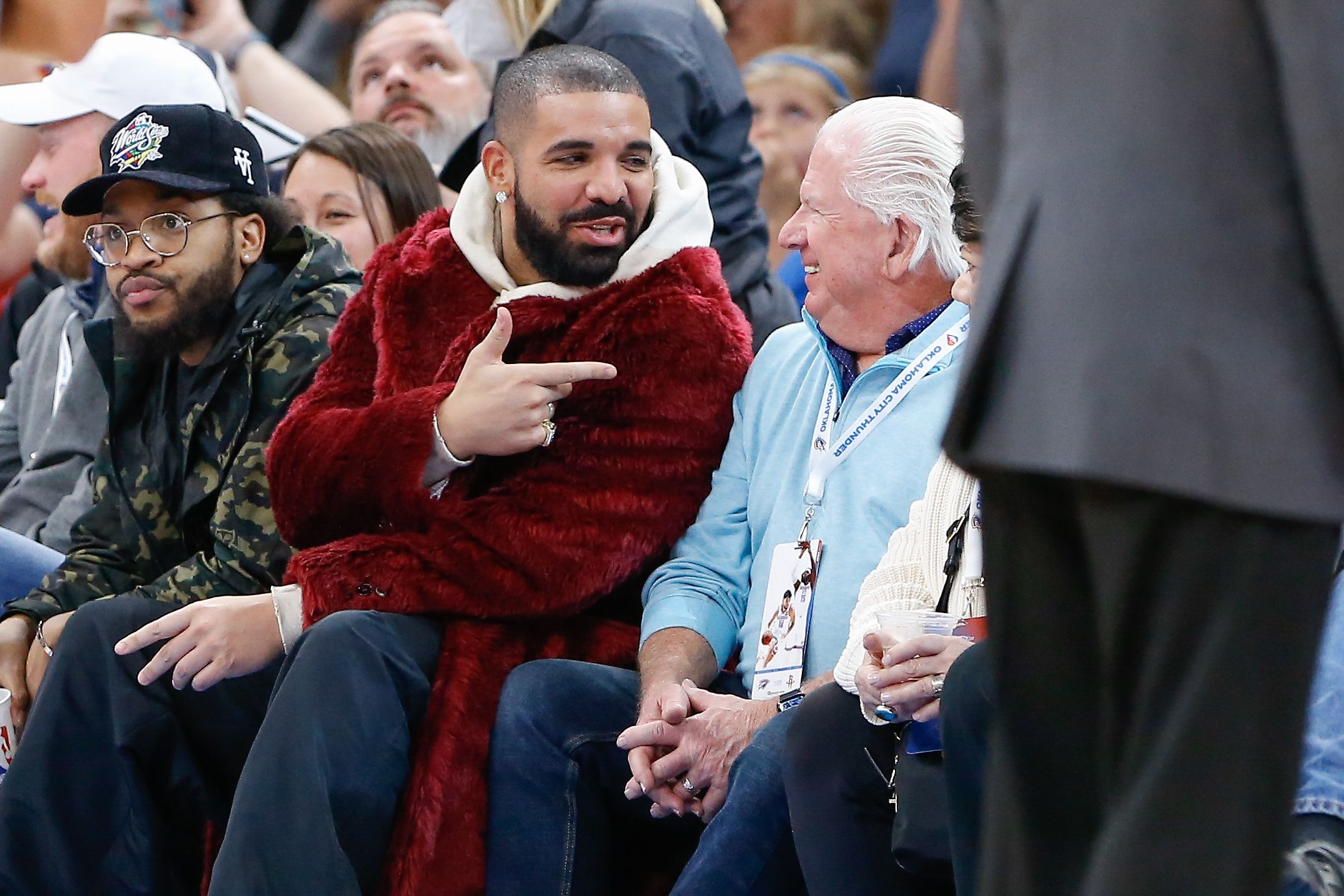 Drake, 빌보드 200 차트 동시 10개 프로젝트 진입…힙합 아티스트 최초 기록 달성