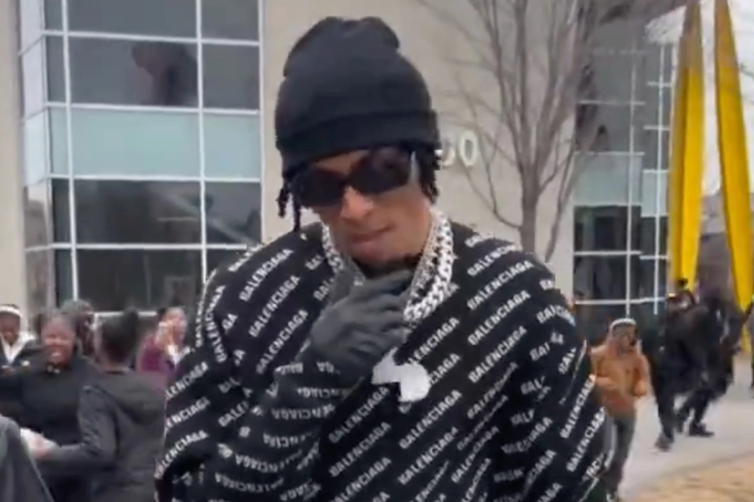 교감 선생님이 NBA YoungBoy 가짜를 학교에 데려왔다