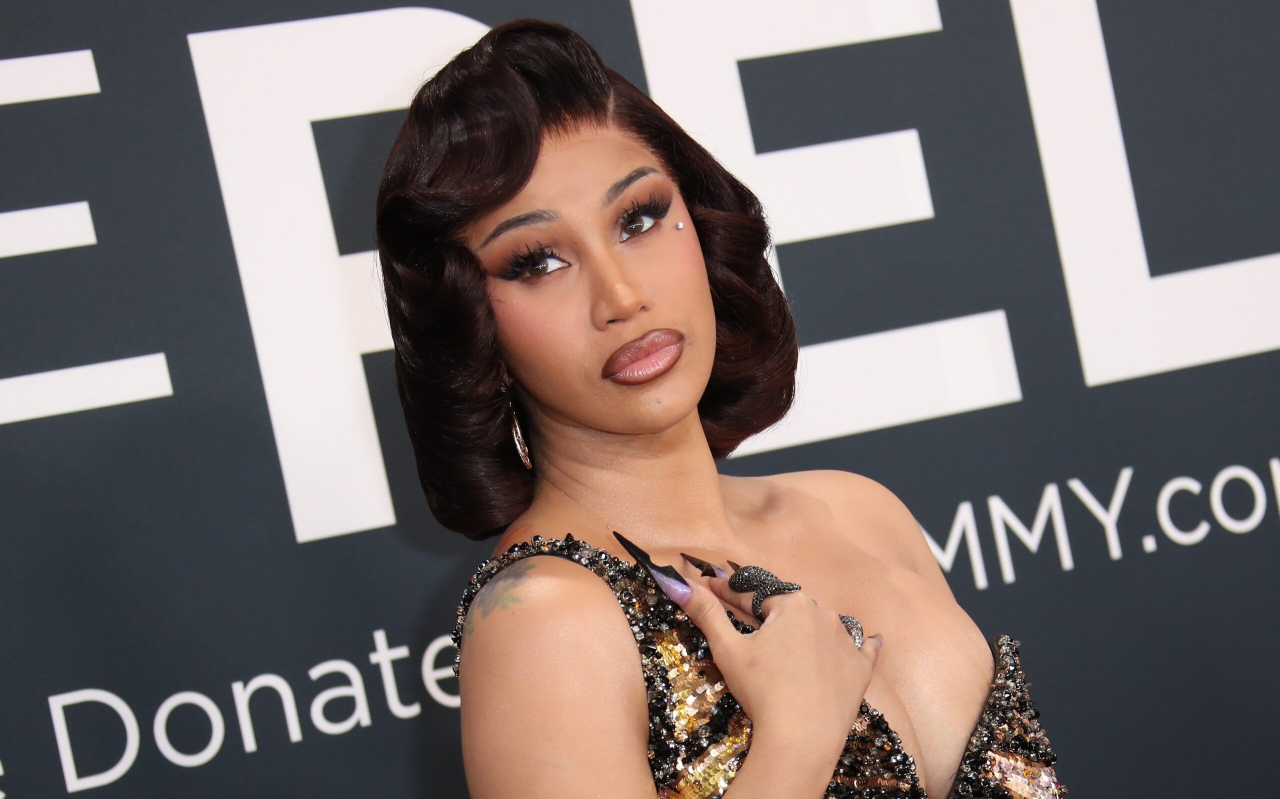 Cardi B, SNL 리허설서 난동 부린 이유가 Nicki Minaj 농담 때문이었다고?