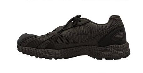 Yeezy 800 올블랙, 공식 사이트 등장... 12월 출시 확정