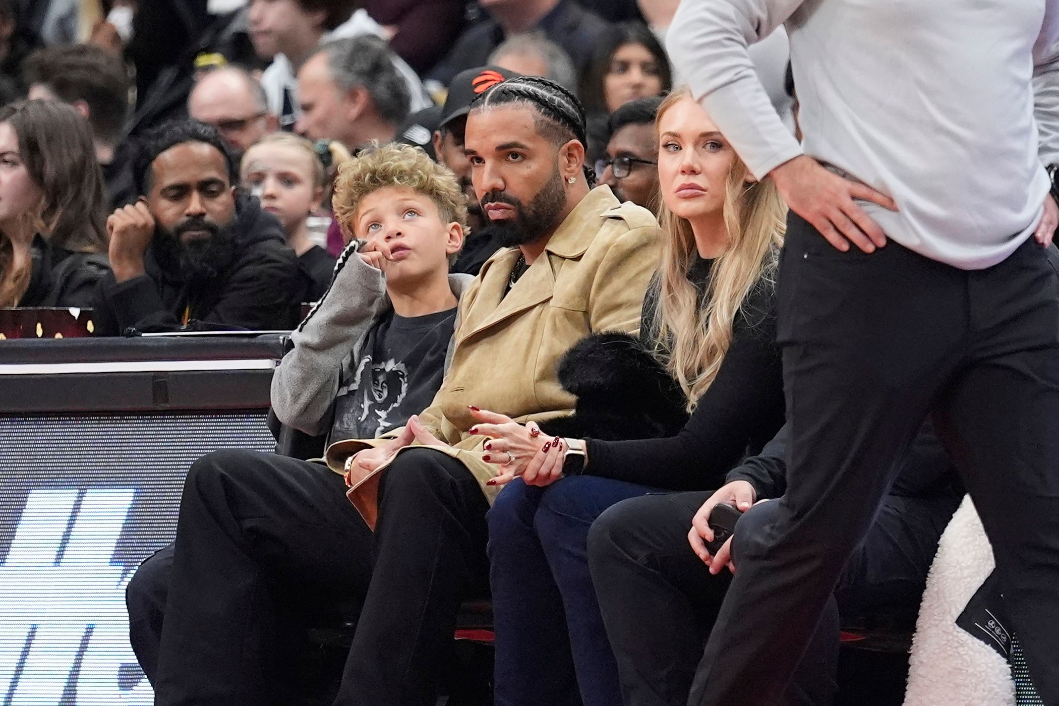 Drake, Cam'ron에게 "내 형이자 우리의 우상"이라며 애정 표현