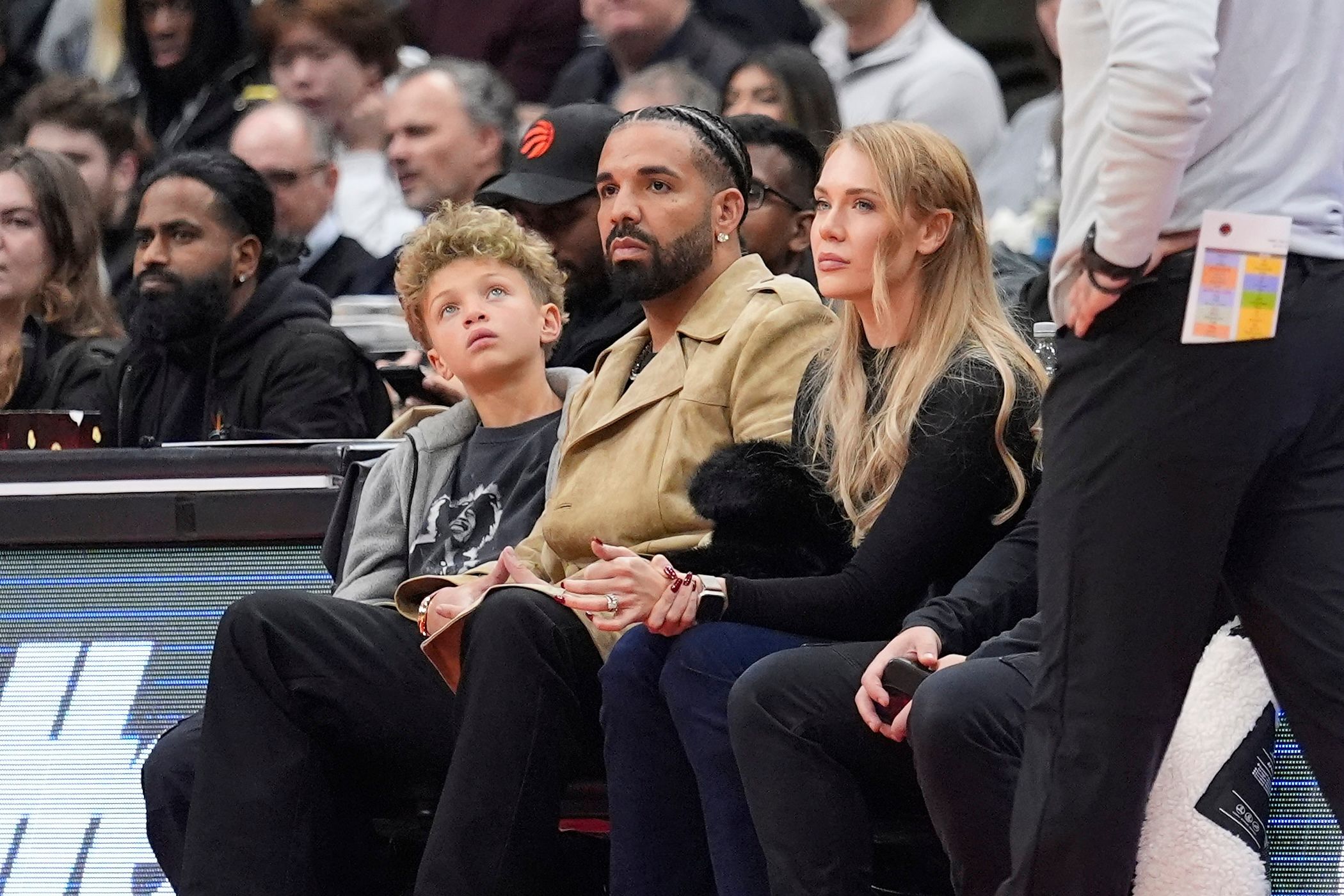 DJ Akademiks, Drake의 'ICEMAN' 롤아웃이 업계 새로운 표준이 될 것이라 주장