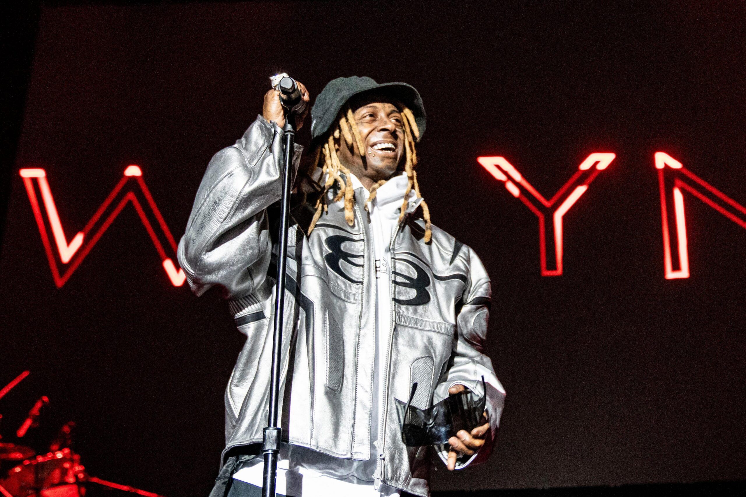 Lil Wayne의 아들이 NFL 레전드 키커에게 직접 사사받고 있다