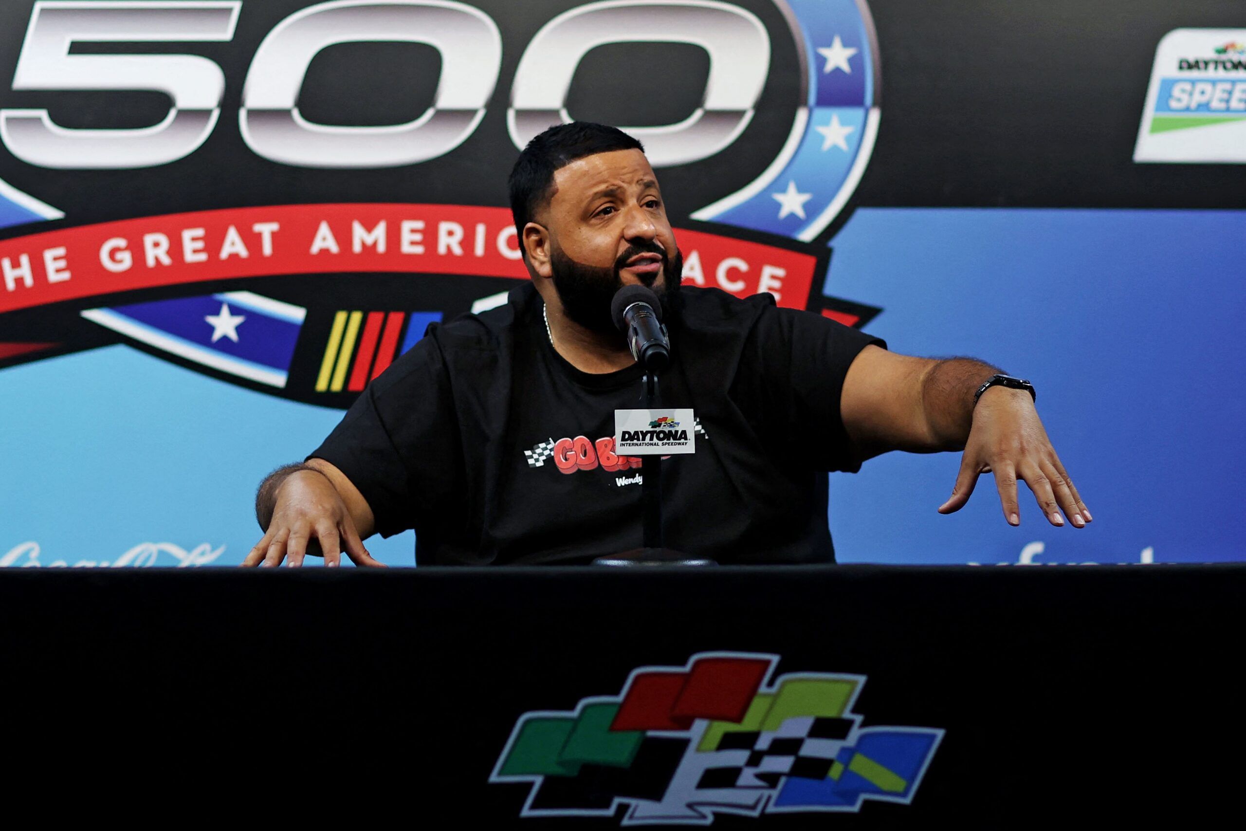 침묵하는 DJ Khaled, 입을 연 Drake: 팔레스타인을 둘러싼 힙합 거물들의 신경전