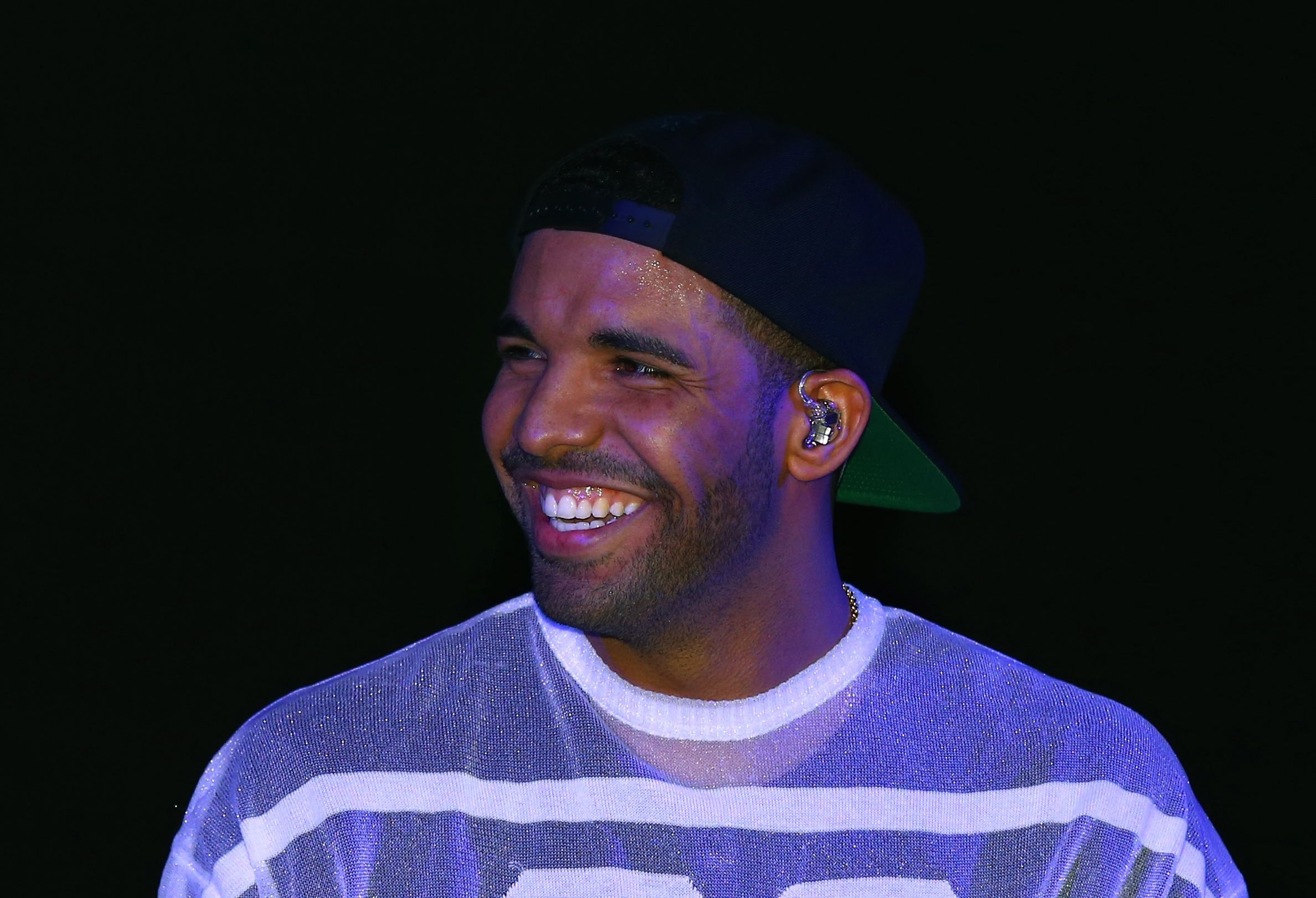 Drake, 맥도날드와 콜라보? OVO 포스터 등장에 팬들 '들썩'