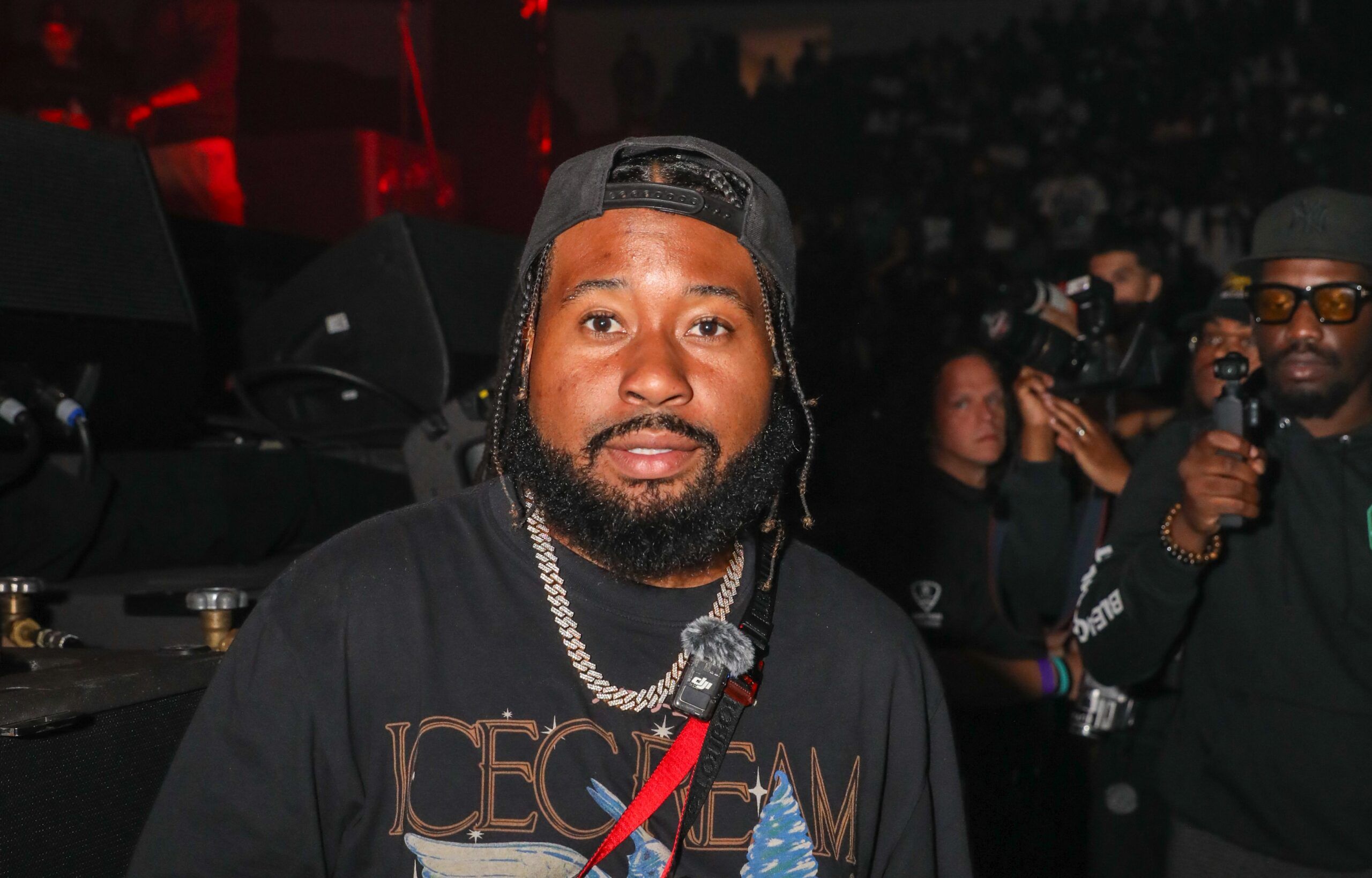 DJ Akademiks, Drake의 앨범 지연 전략 분석 "안티들도 팬으로 돌아선다"