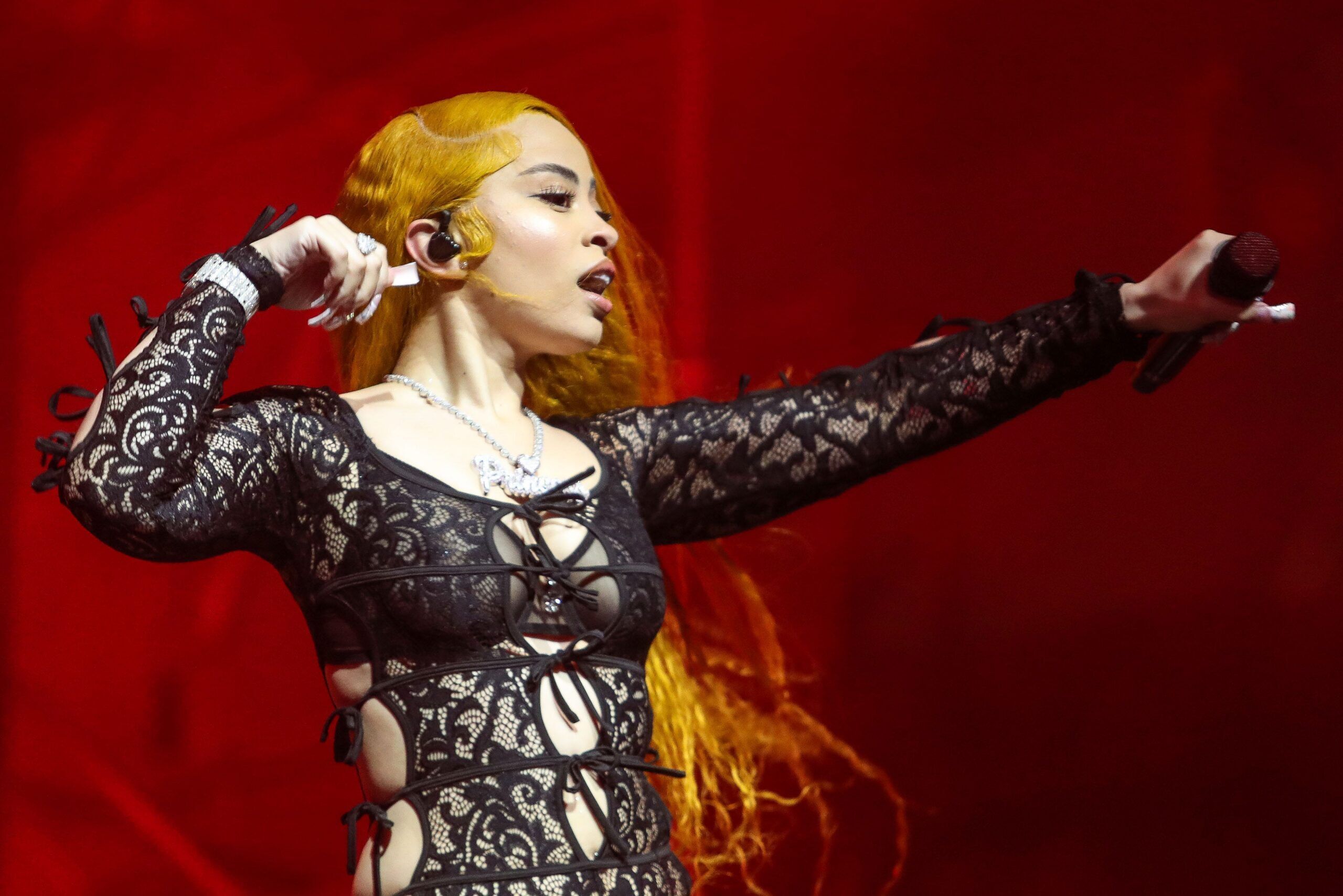 Ice Spice, 맥도날드서 팬과 난투 극탄…당사자 주장 엇갈려