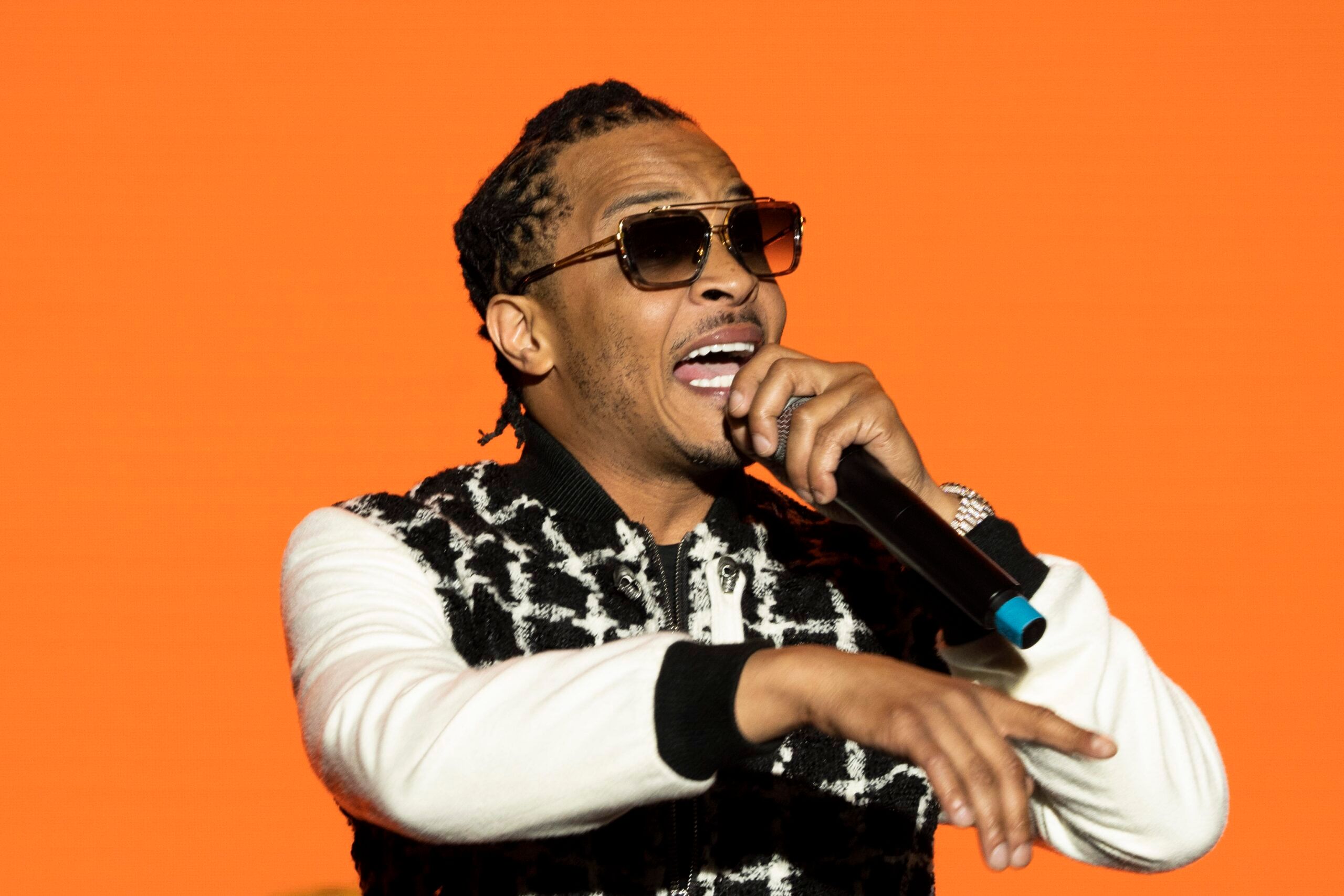 T.I., 50 Cent의 다큐멘터리 위협에 강력하게 응수