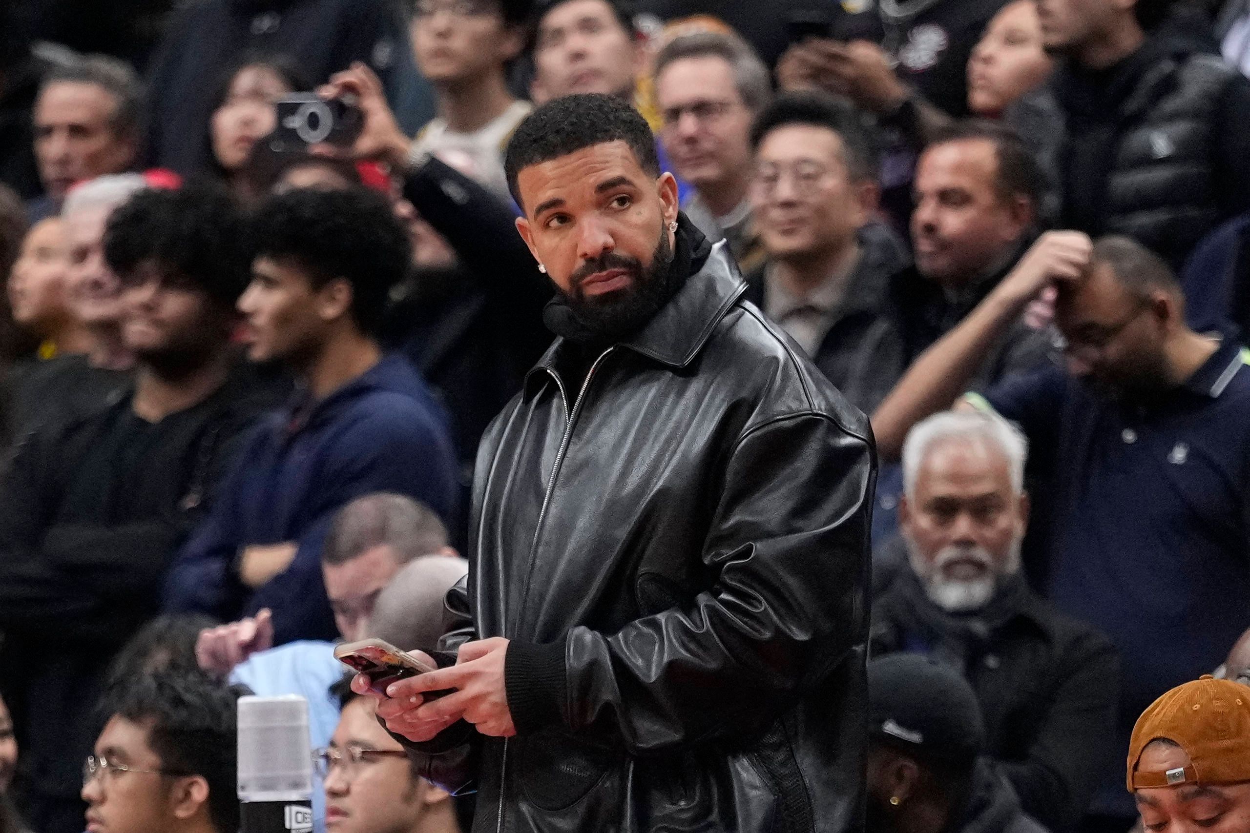 Drake, The Game 새 악범 홍보하며 '충성' 과시
