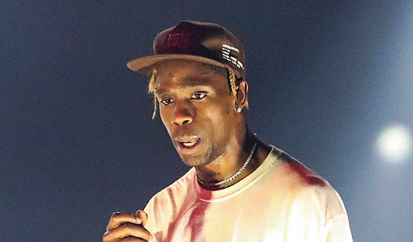 Travis Scott 공연 중 8세 딸 Stormi 무대 올라, SNS 갑론을박