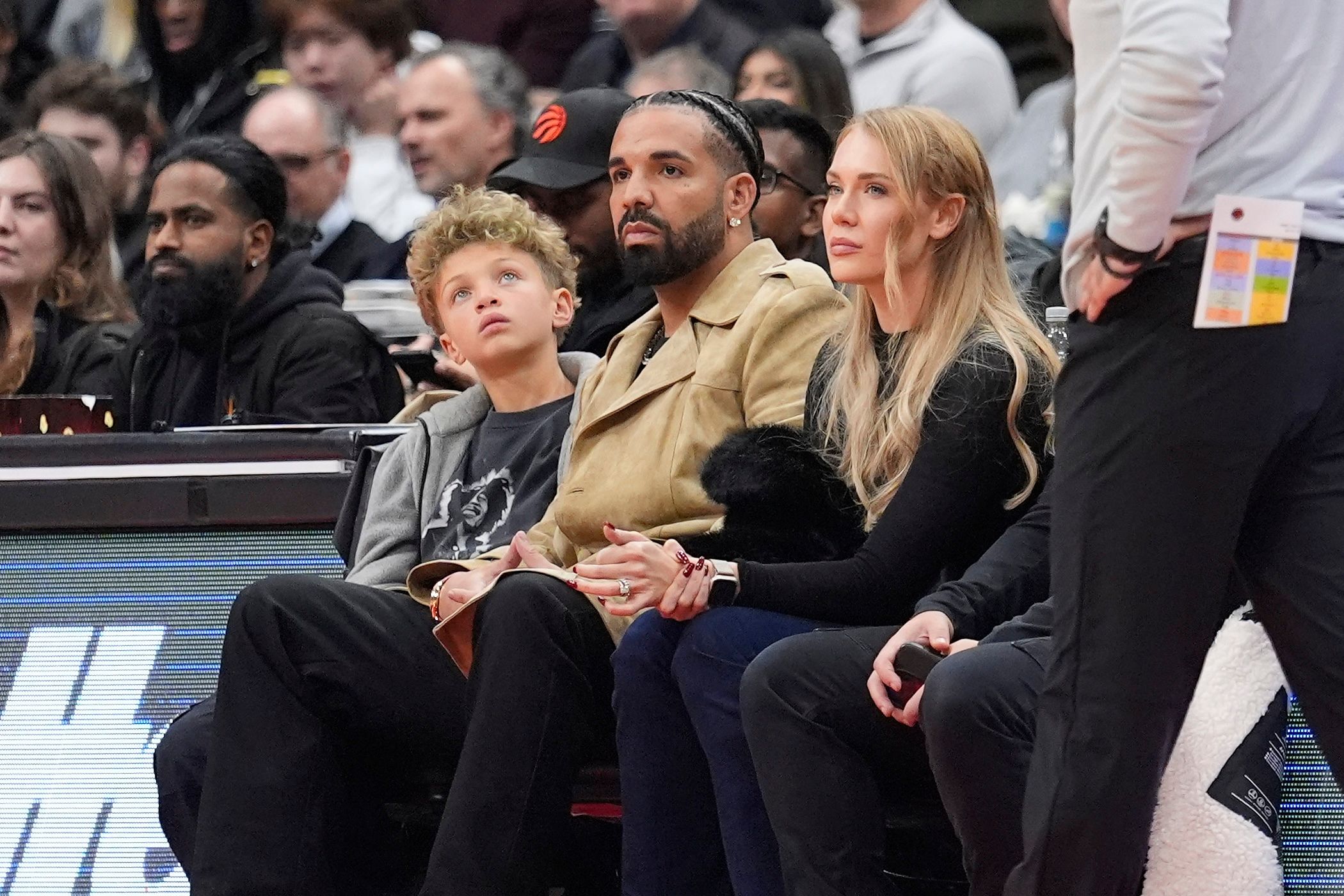 Drake의 'ICEMAN'이 불러온 백악관의 뜻밖의 MAGA 패러디