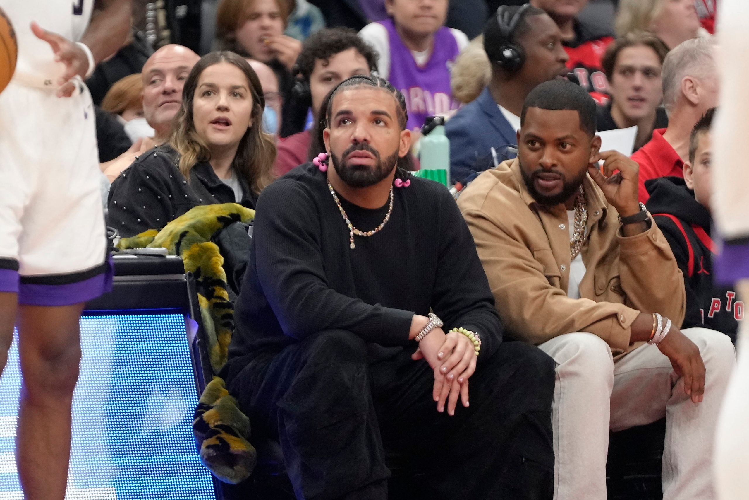 Drake, McGregor 복귀전에 100만 달러 배팅