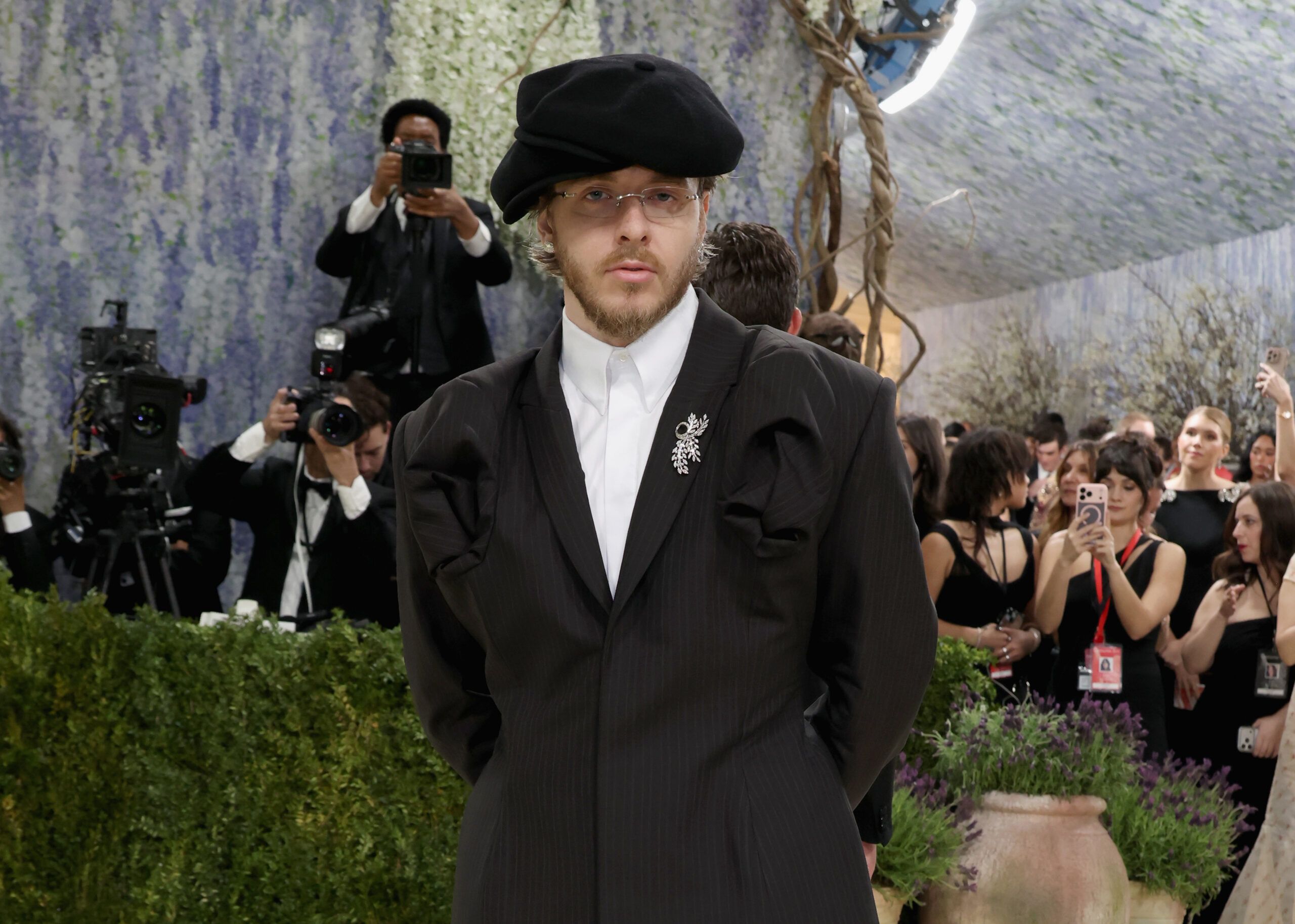 Jack Harlow의 Met Gala, 또 한 번의 시그니처 캡