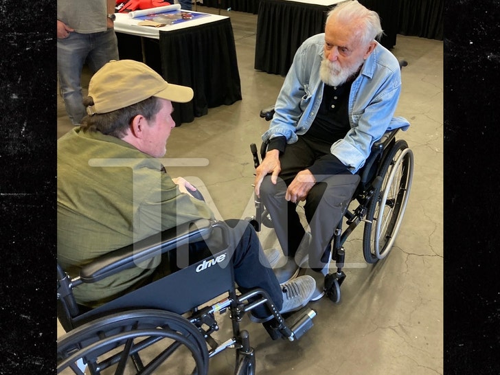 '백 투 더 퓨처' 배우 Matt Clark, 89세 나이로 별세... 생전 마지막 재회 무대