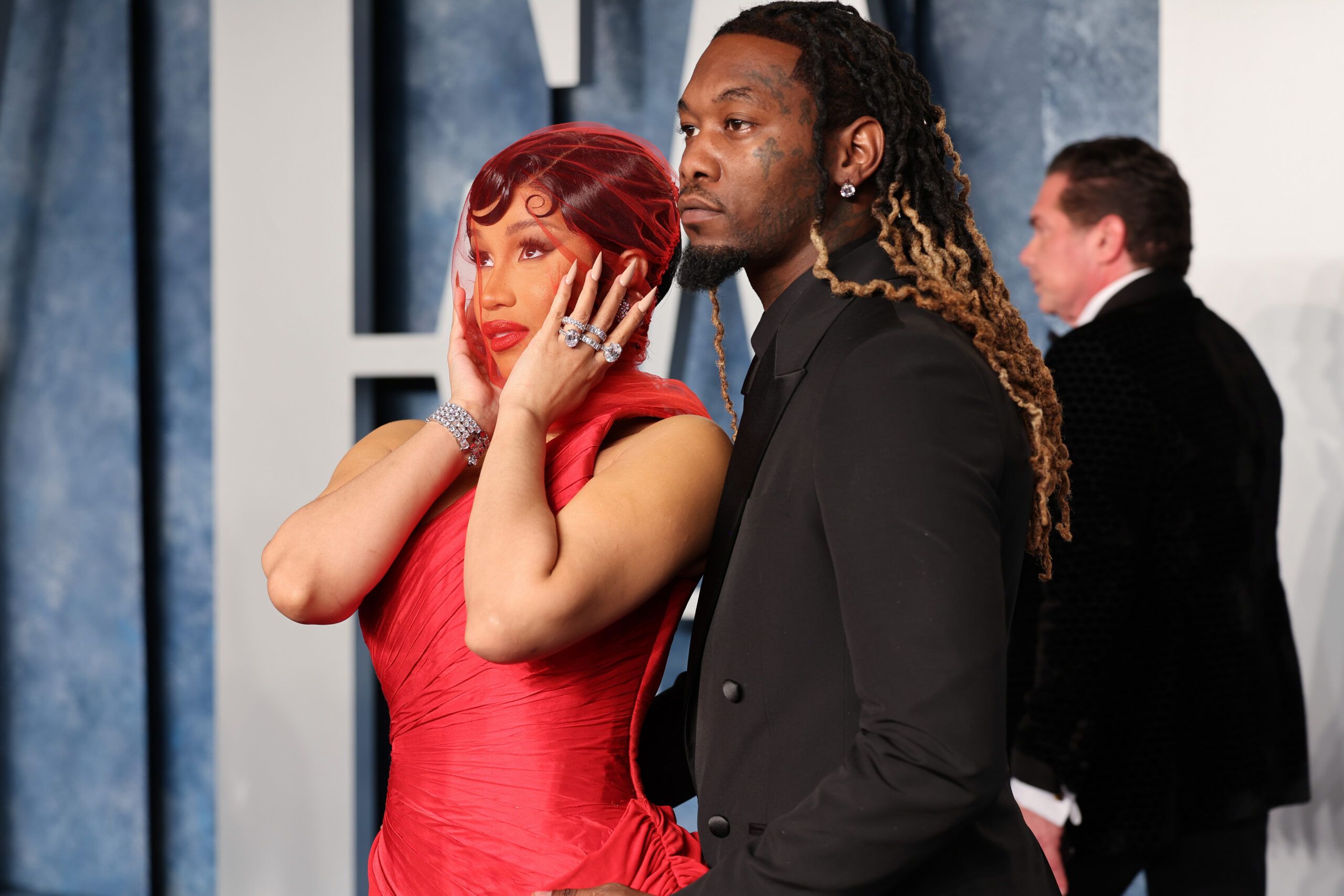 Offset, Cardi B에게 "120억 원 넘게 썼다" 반박... 불화 다시 수면 위로