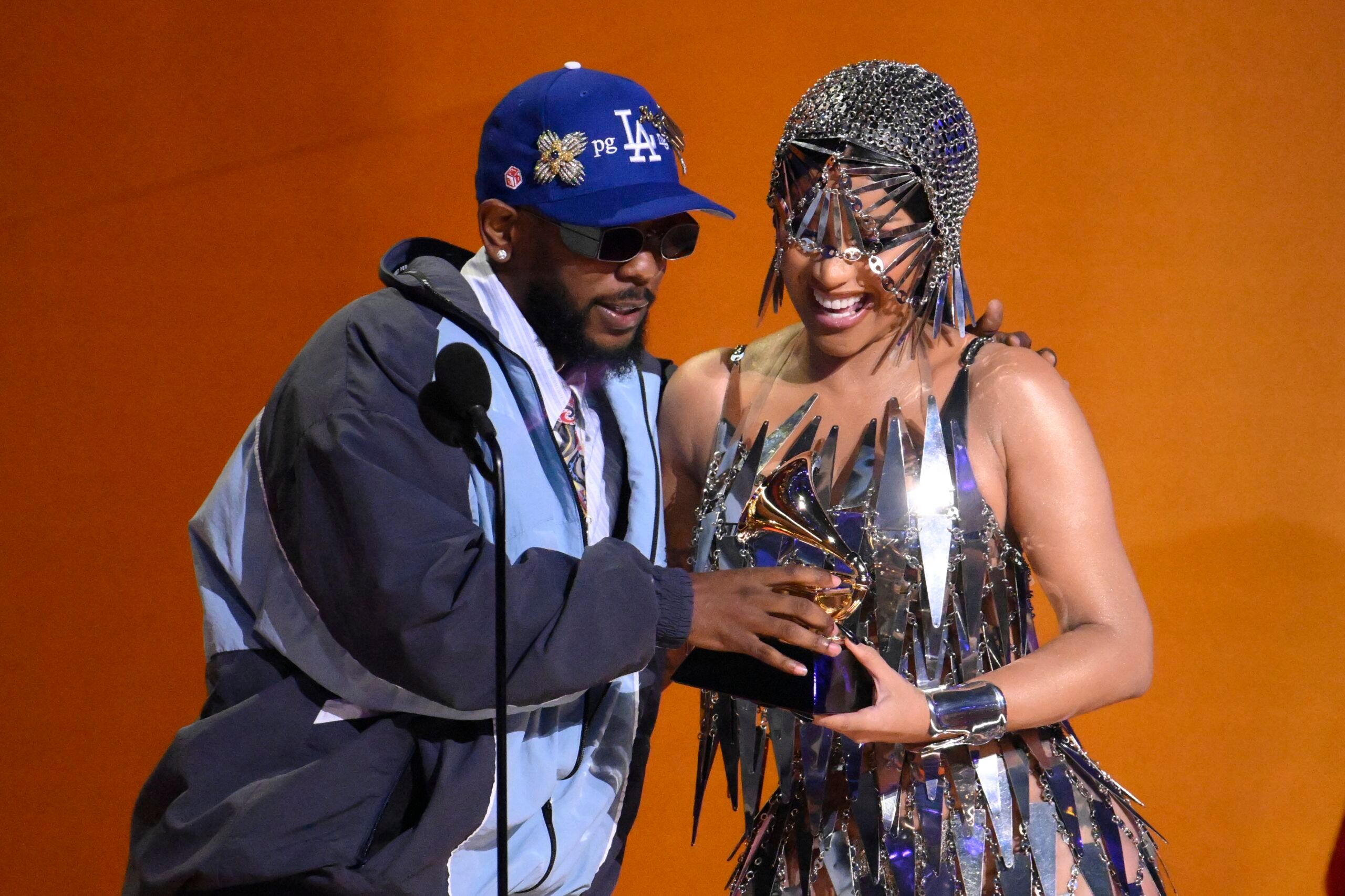 Cardi B, AMA 3관왕... ‘Am I The Drama?’가 증명한 존재감