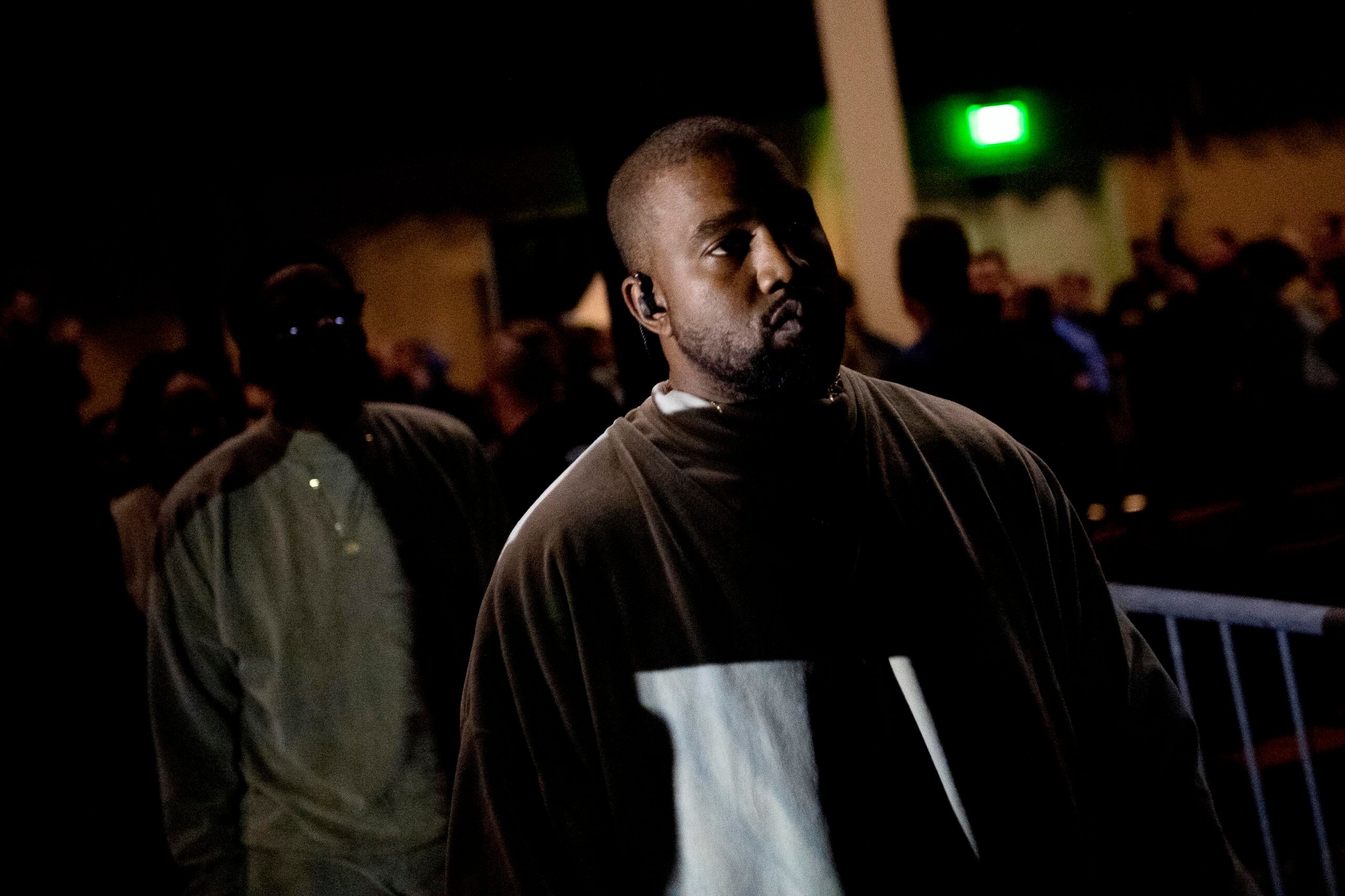 Ye, 새 앨범 'BULLLY' 수록곡 "Circles"서 Don Toliver 보컬 삭제 후 직접 대체