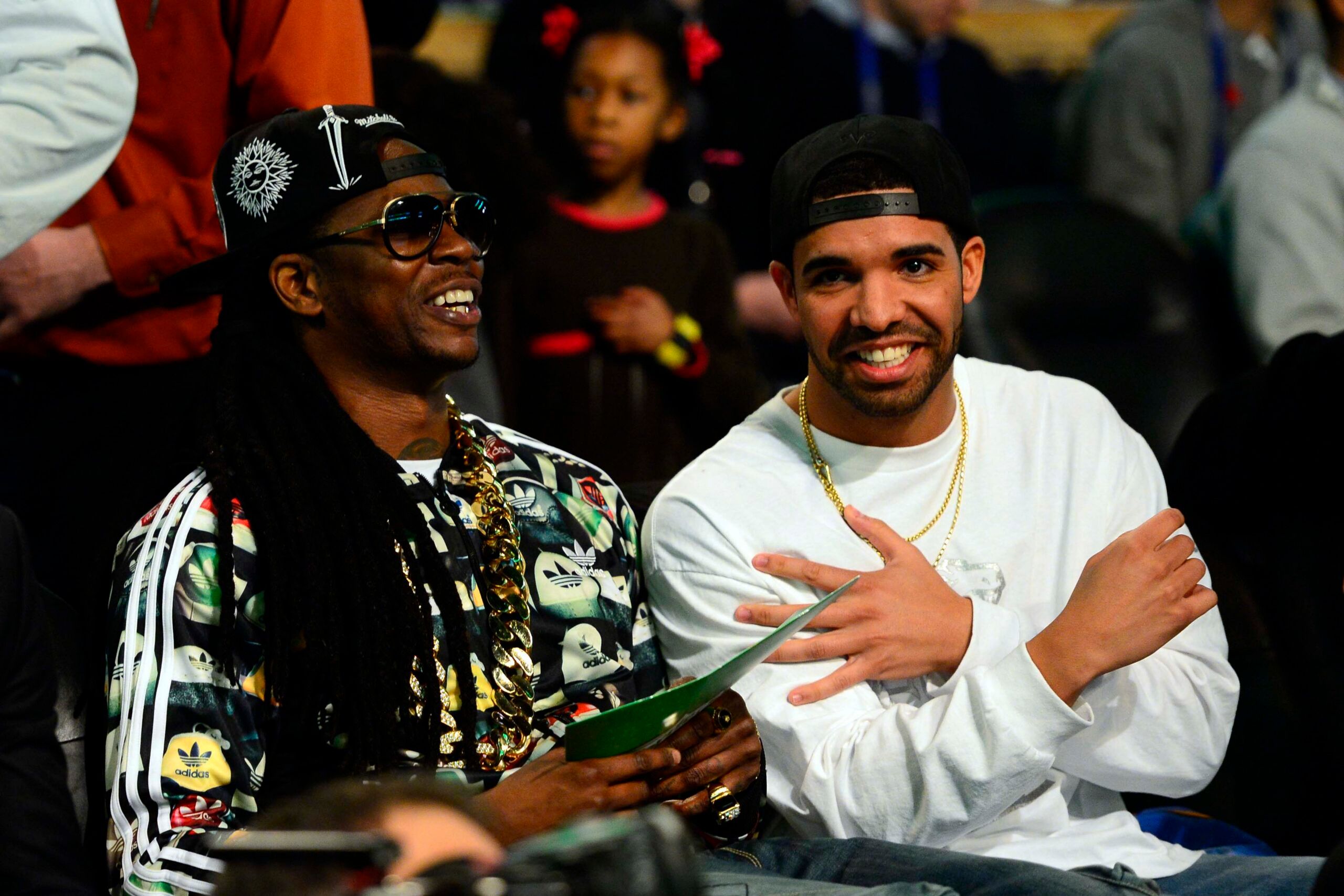Drake, 2 Chainz에게 '영원한 멘토'라고 찬사... 'No Lie' 비하인드 공개