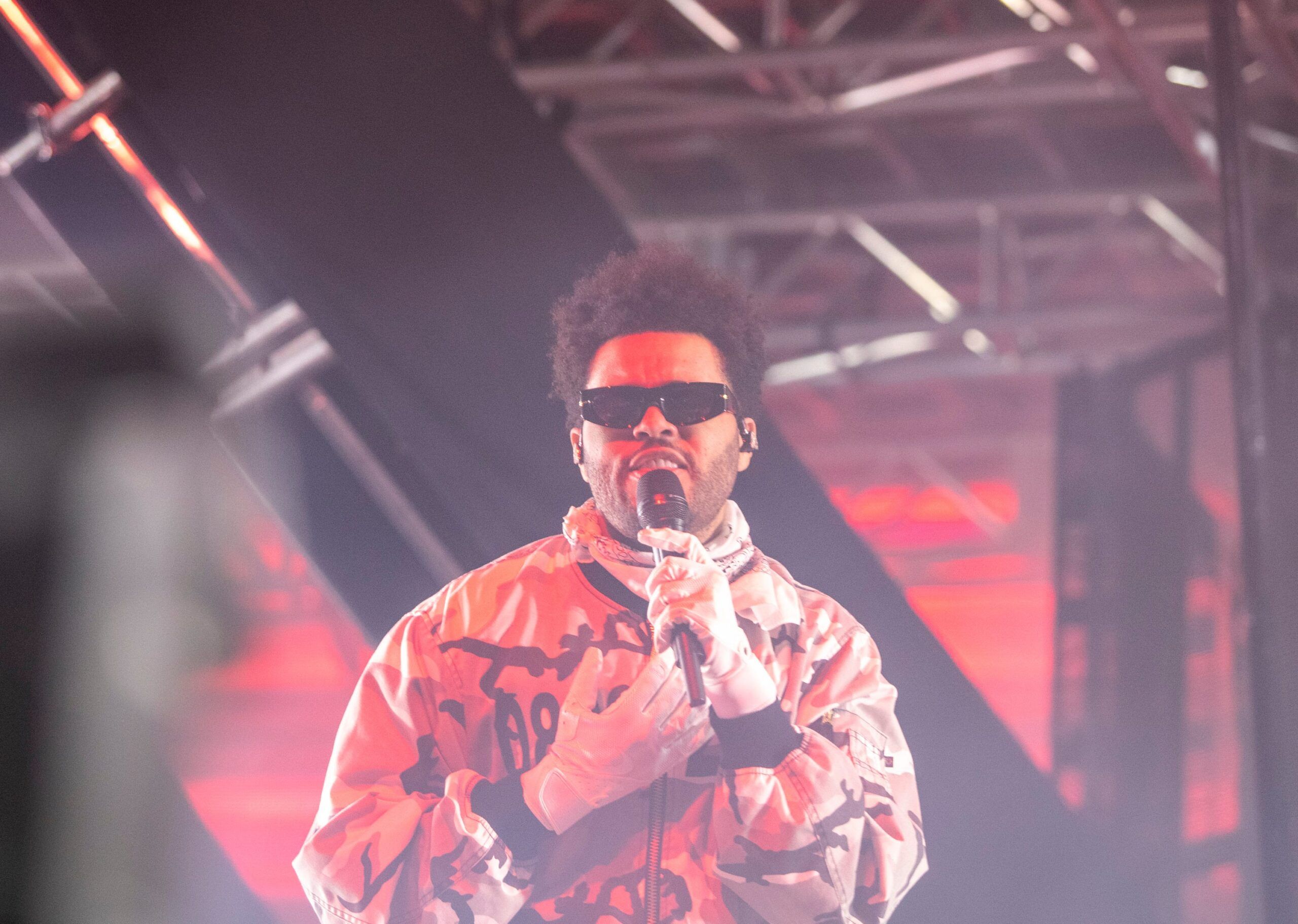 The Weeknd, 리오 공연서 미공개 신곡 티저—새 앨범 시그널인가