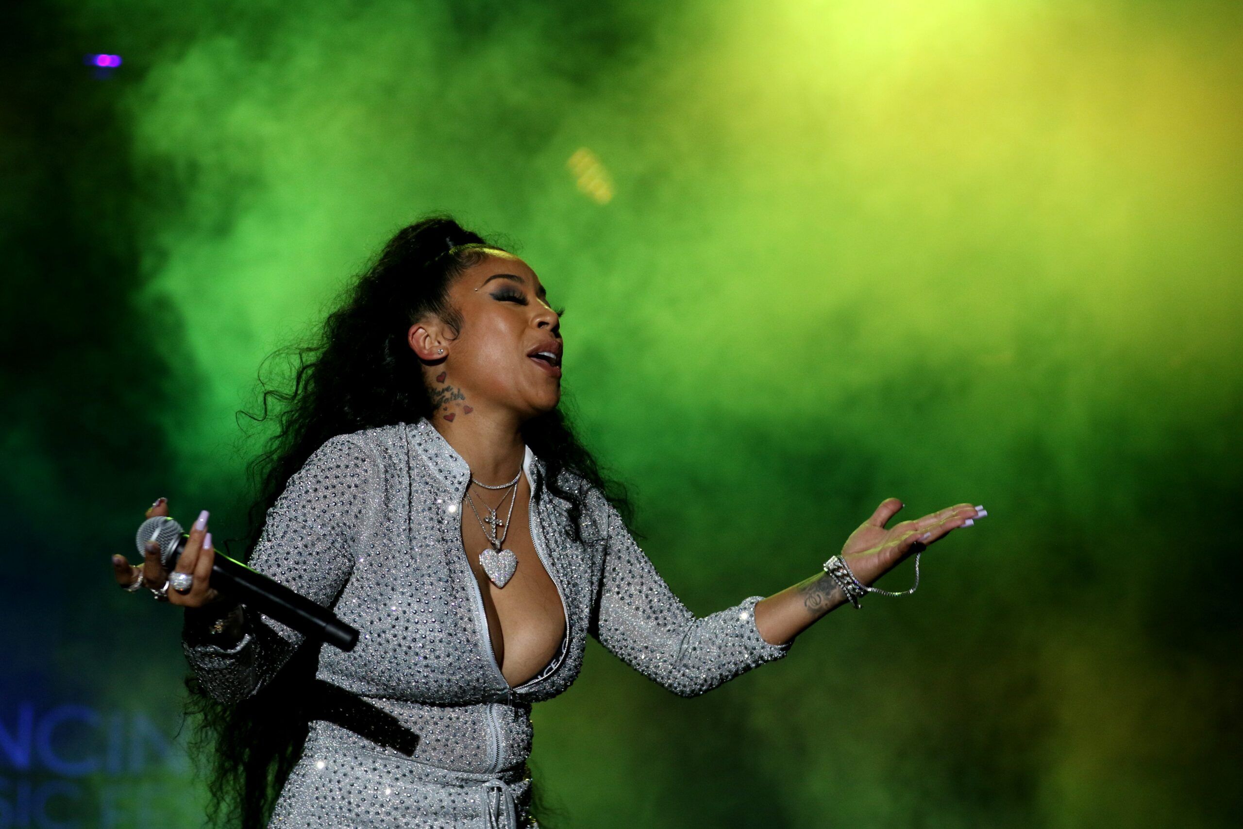 Keyshia Cole과 Skrilla, 17살 차이 열애설... 인스타그램 게시물이 암시하는 관계