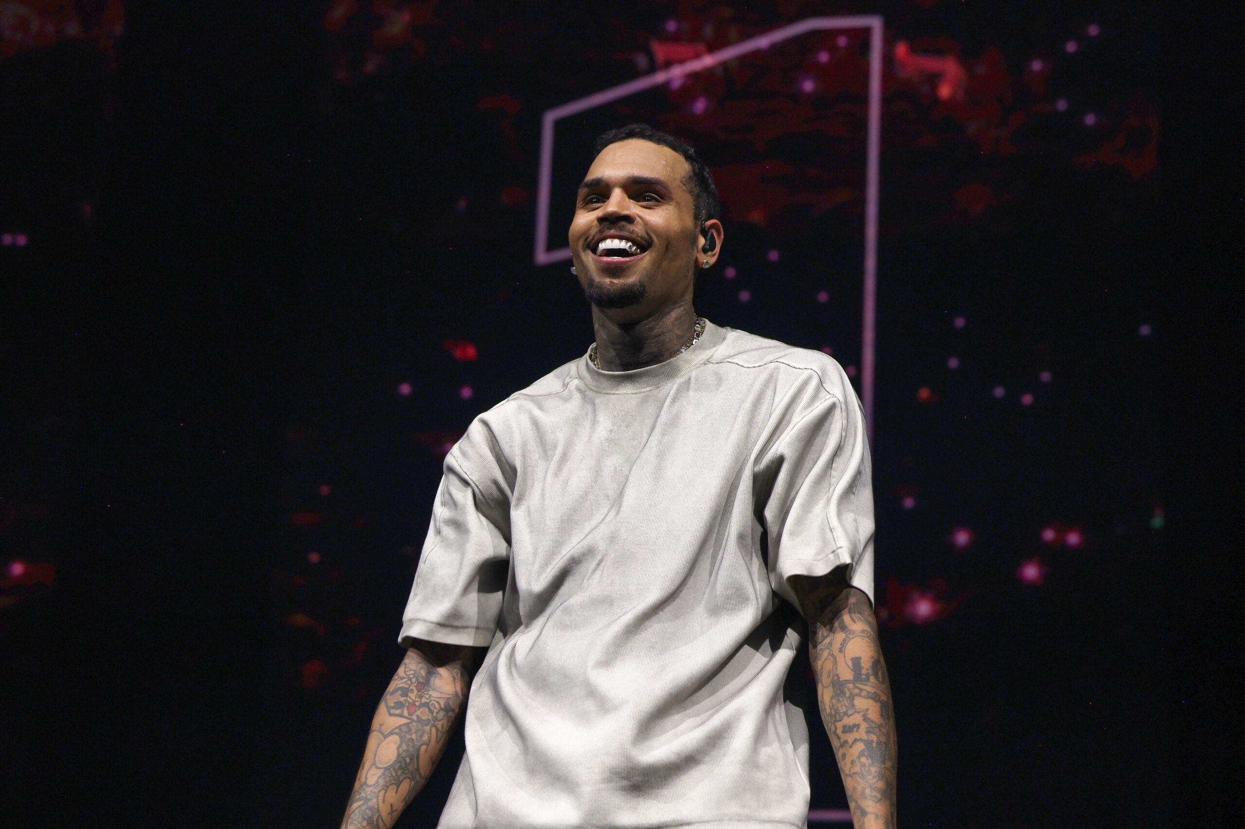 Chris Brown 파트너 Jada Wallace, 아들 출산 — Breezy 코딩된 신생아의 완벽한 데뷔