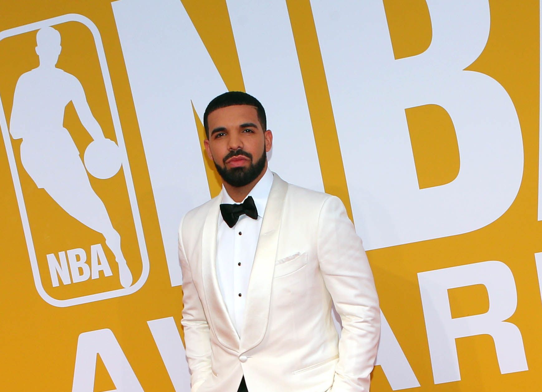 Drake, 파블로 에스코바르의 소유물을 손에 넣다… 또 다른 전설적인 컬렉션 추가