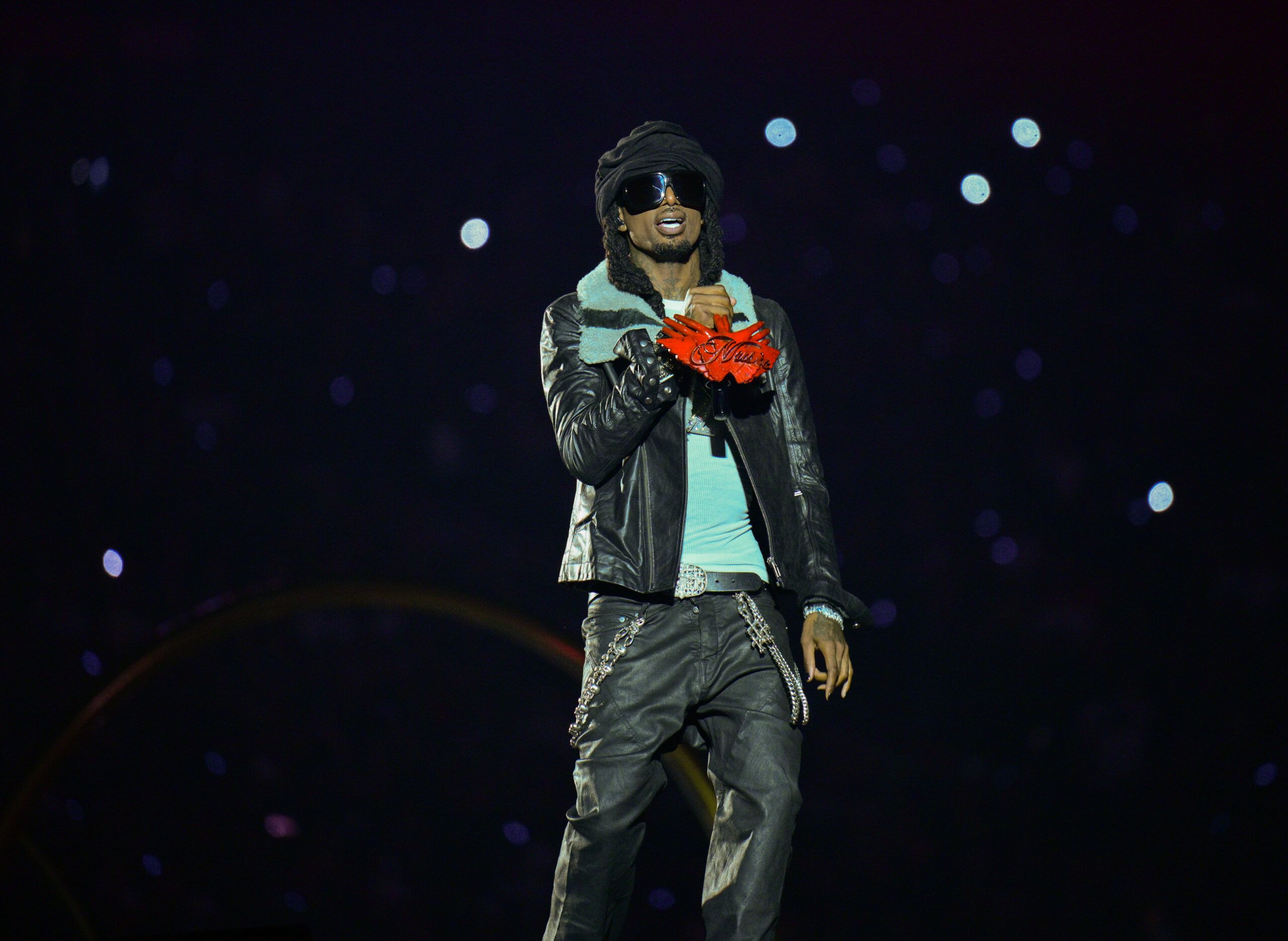Playboi Carti, 롤링 라우드 열광 뒤 남은 건? 경호팀 카메라 파손 논란