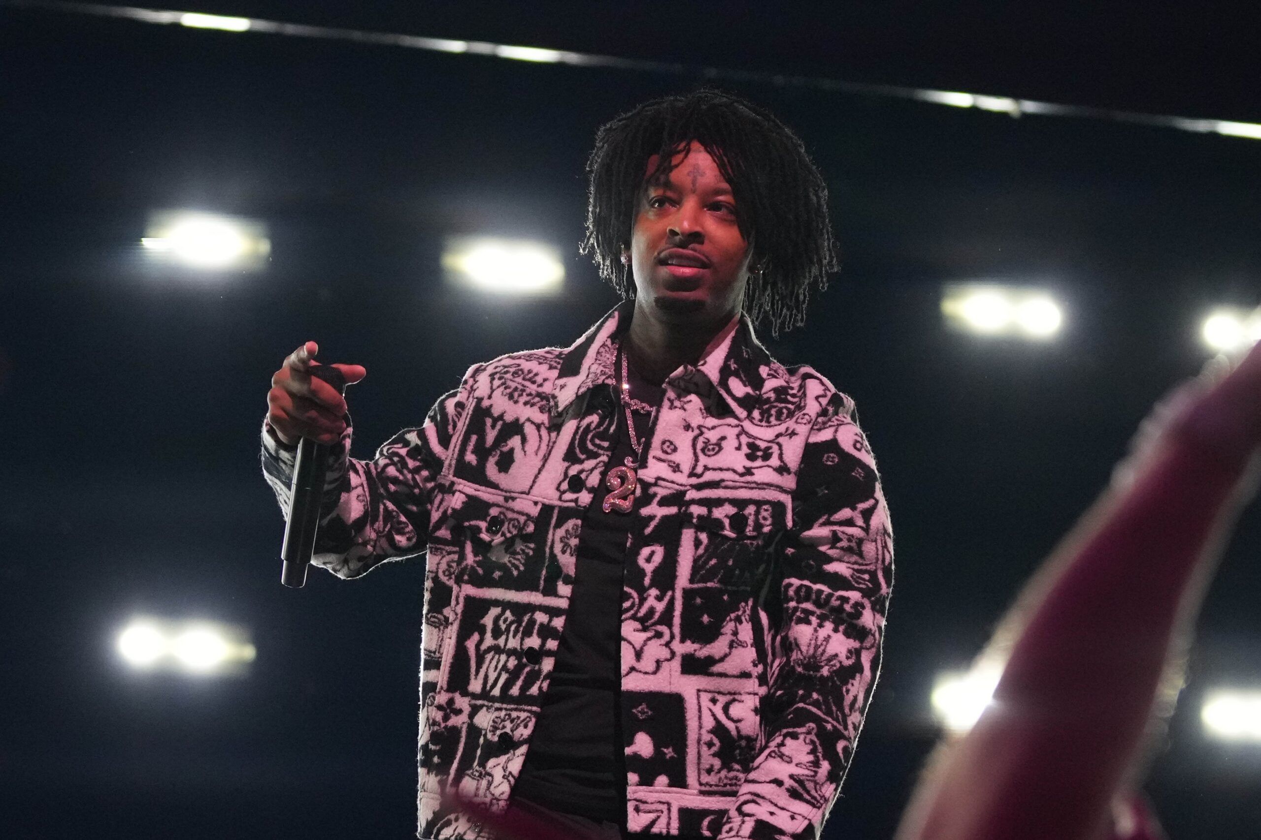 21 Savage, Latto 뮤직비디오 비하인드에 '또 아이 갖자' 공개 댓글 남겨