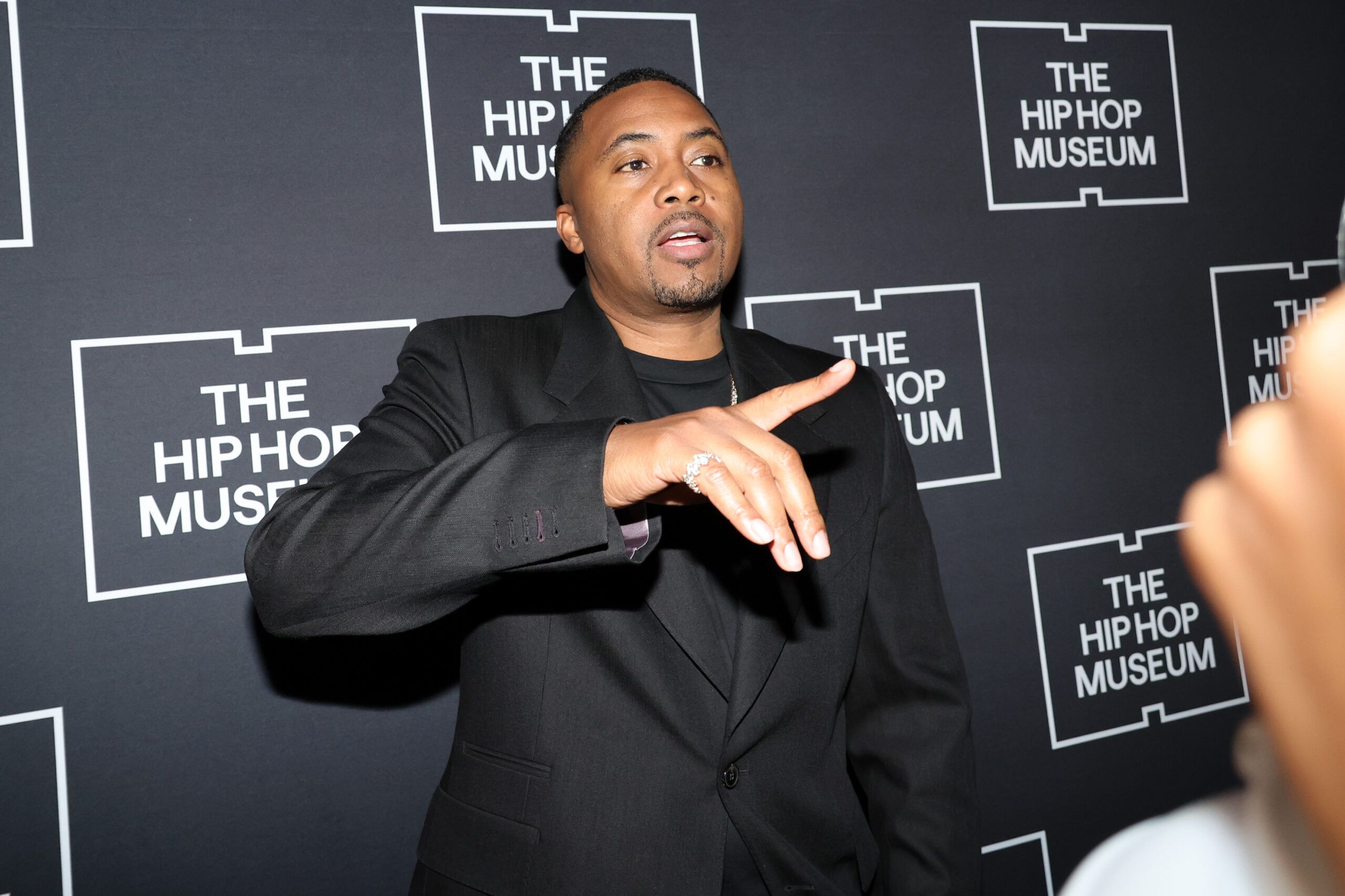 Nas, Miles Davis 자서전 100주년 기념판 서문 집필 — "Miles와 힙합은 같은 피와 땀과 눈물을 공유한다"