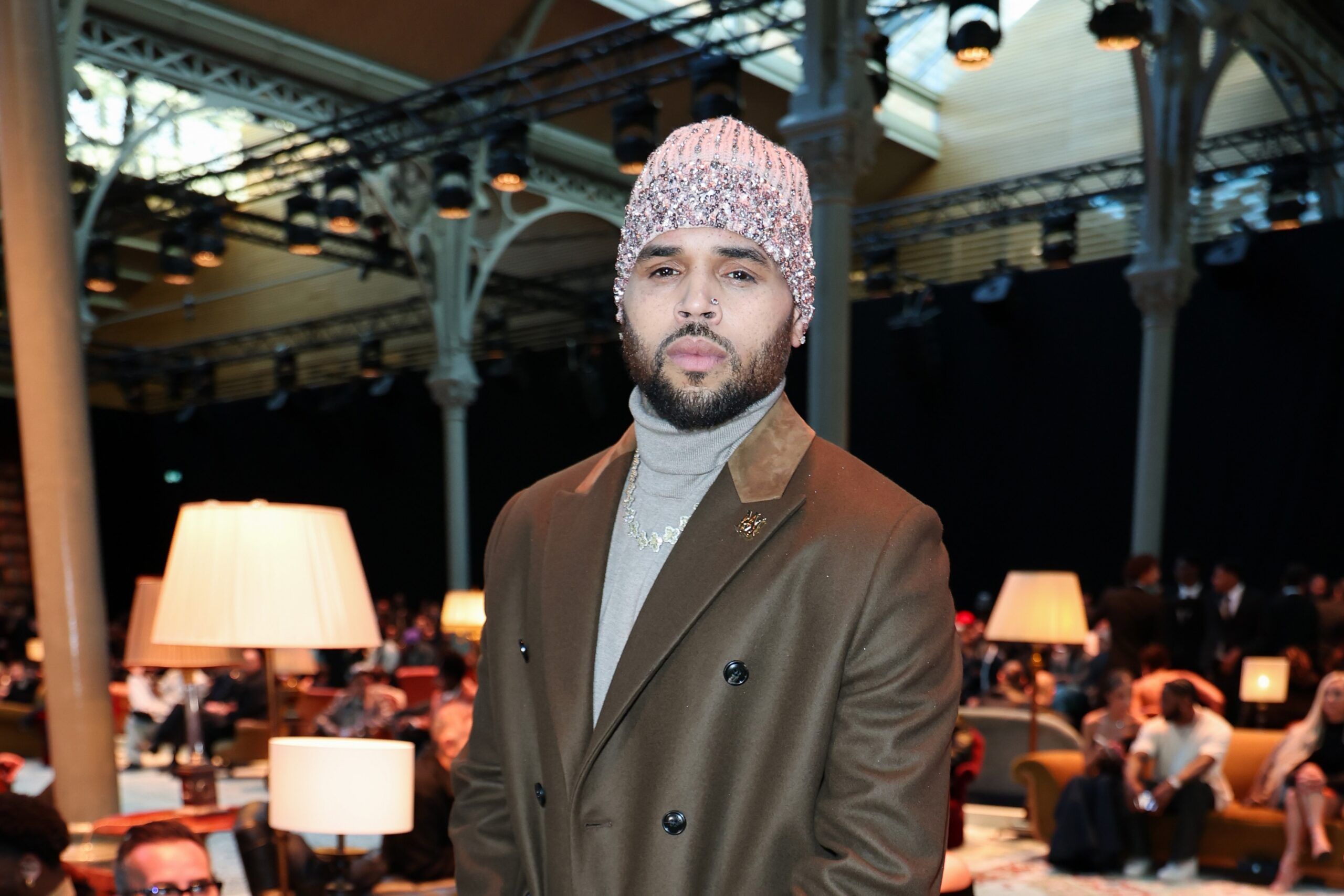 Chris Brown, Usher 합동 투어 비판하는 "페이크 워크" 여성들에 분노
