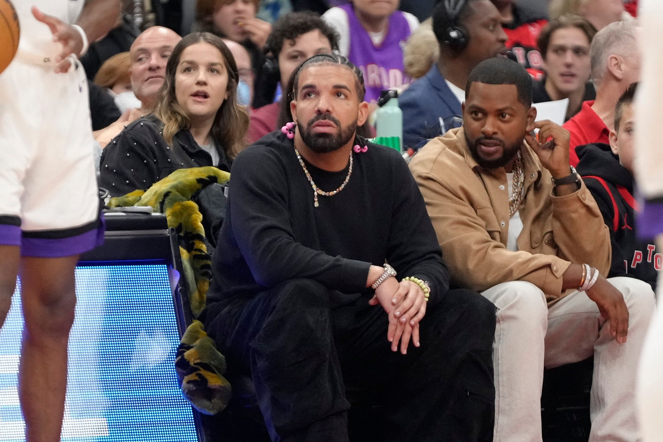 Spotify 상대 Drake 스트리밍 조작 소송, 법원 문턱도 못 넘고 '중재 합의'로 기각 확정
