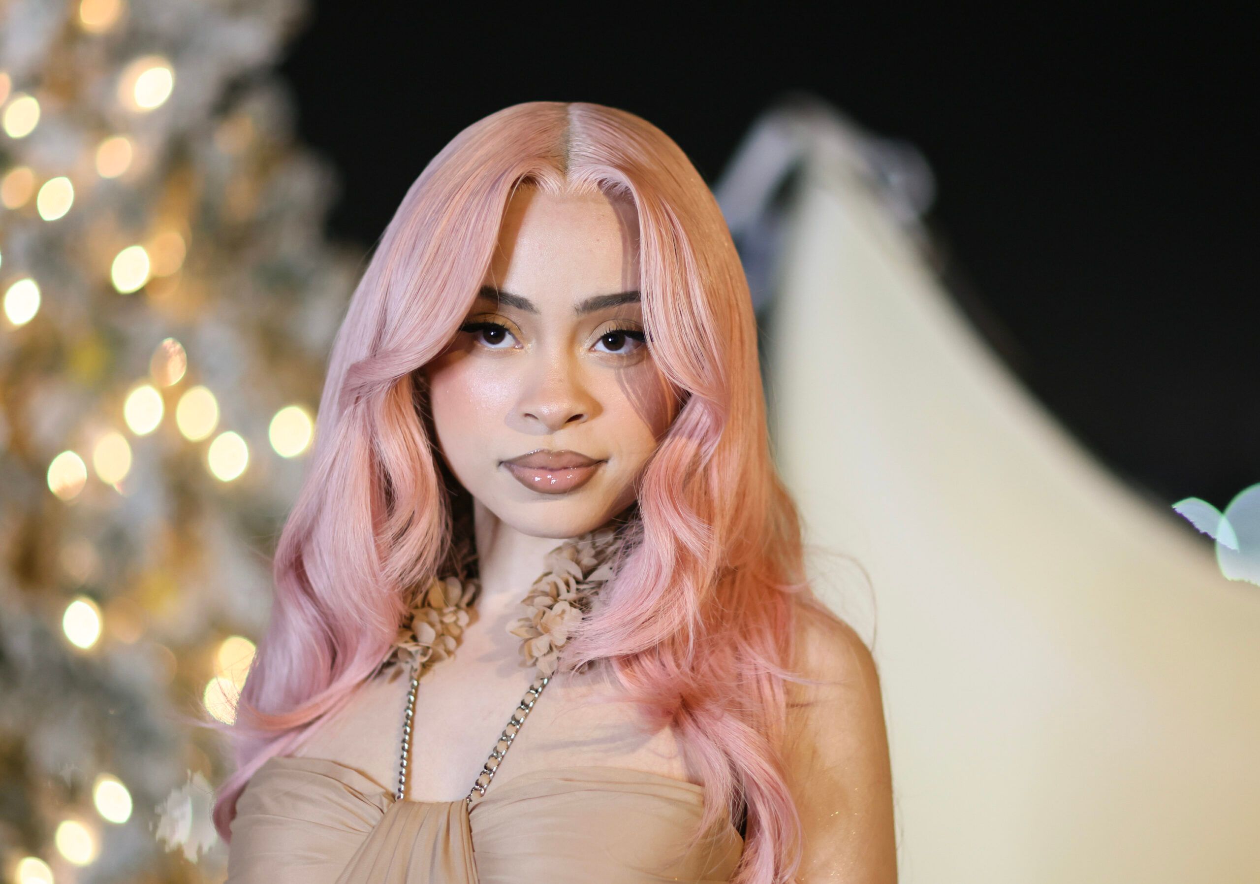 Ice Spice, 맥도날드 난투 사건 직후 Wendy's와 콜라보 티저 — "이런 일은 Wendy's에선 안 일어나"