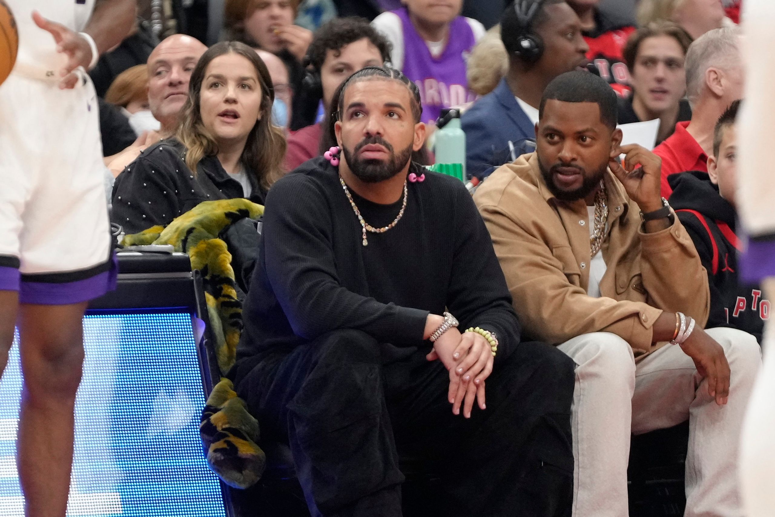 Drake는 왕이지만, 왕좌는 하나가 아니다