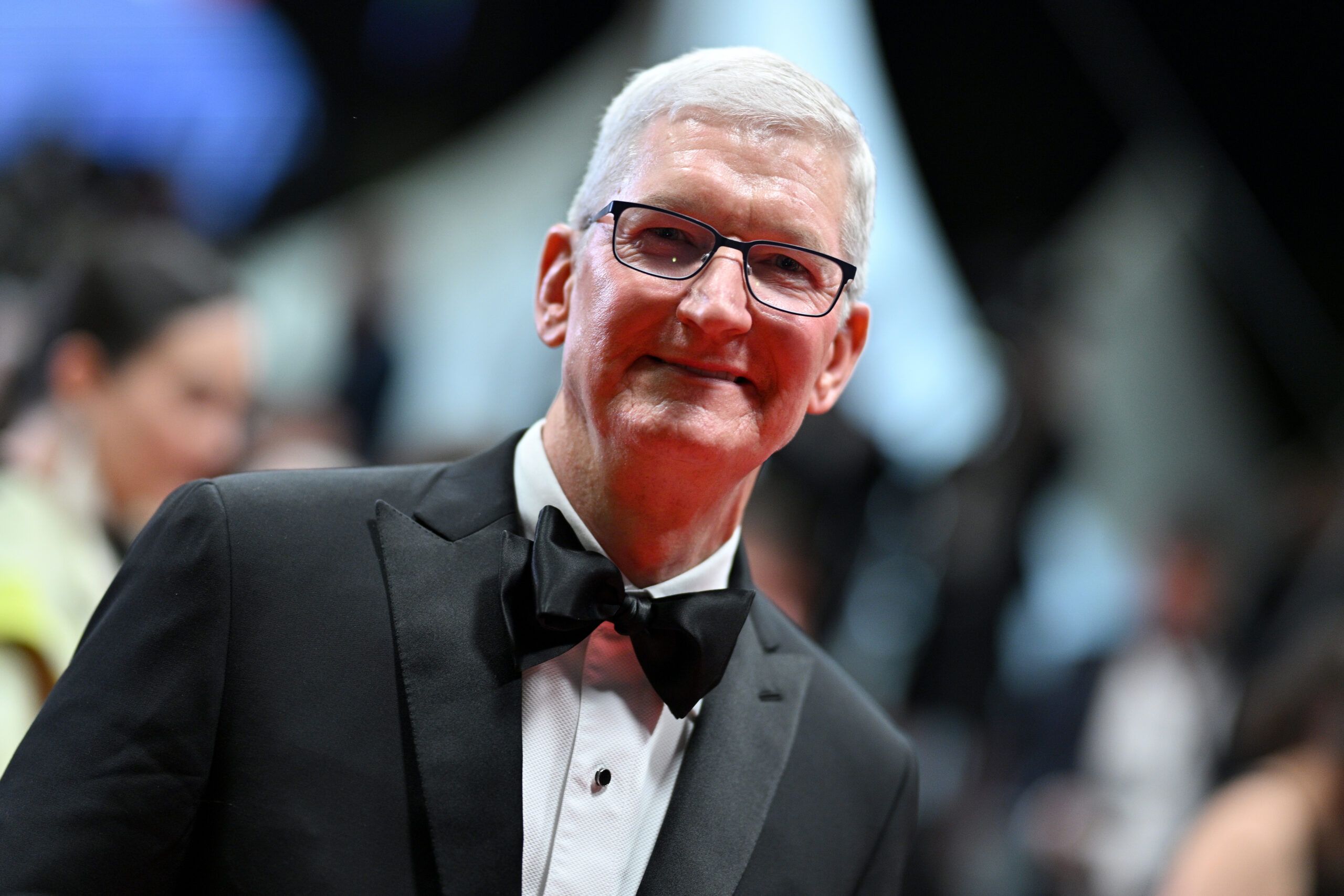 Tim Cook, 미발매 Travis Scott x Air Jordan 1 Low 'Pink' 착용 포착