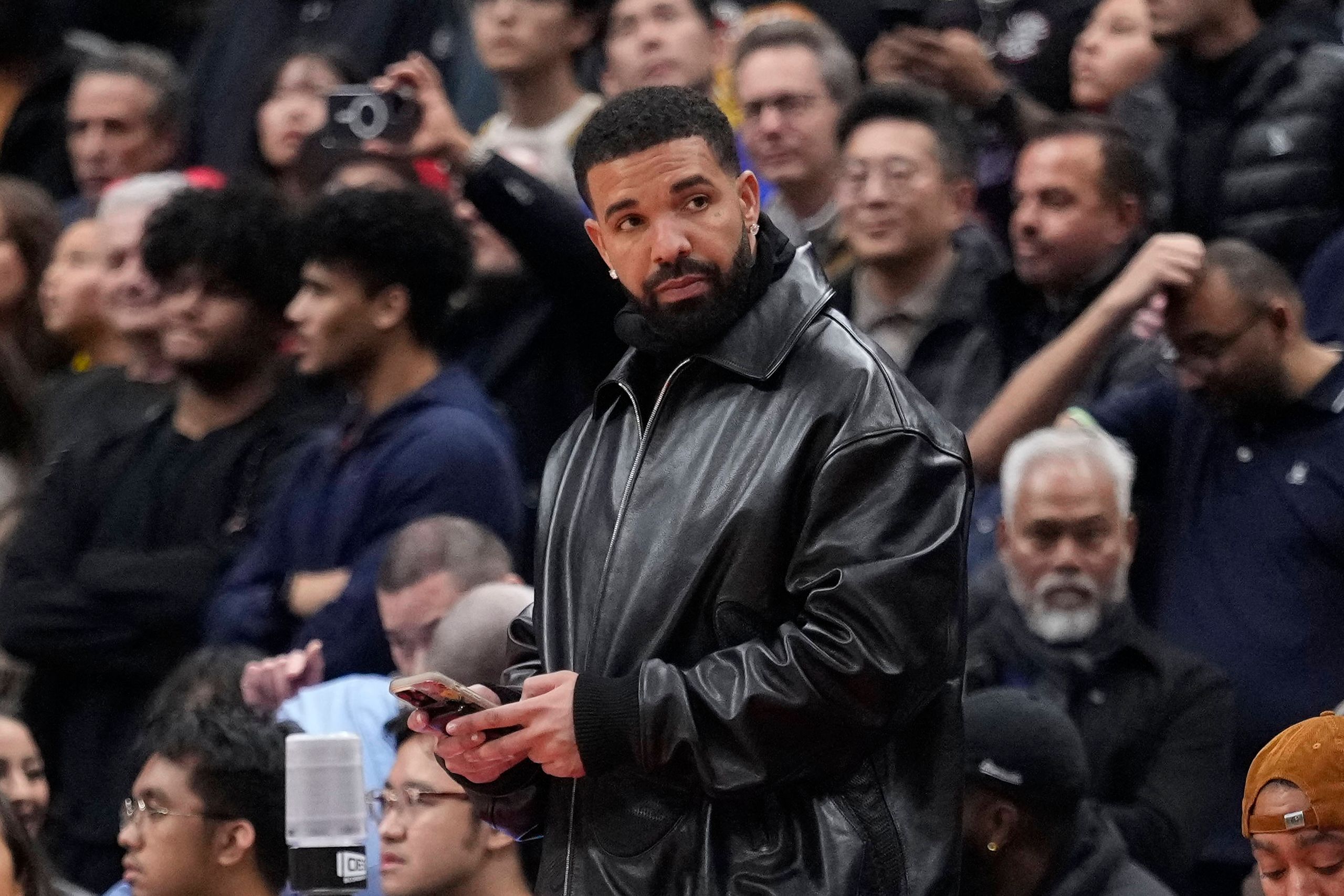 Drake, 겨울에도 새 앨범? OVO 수장의 한 줄이 촉발한 기대