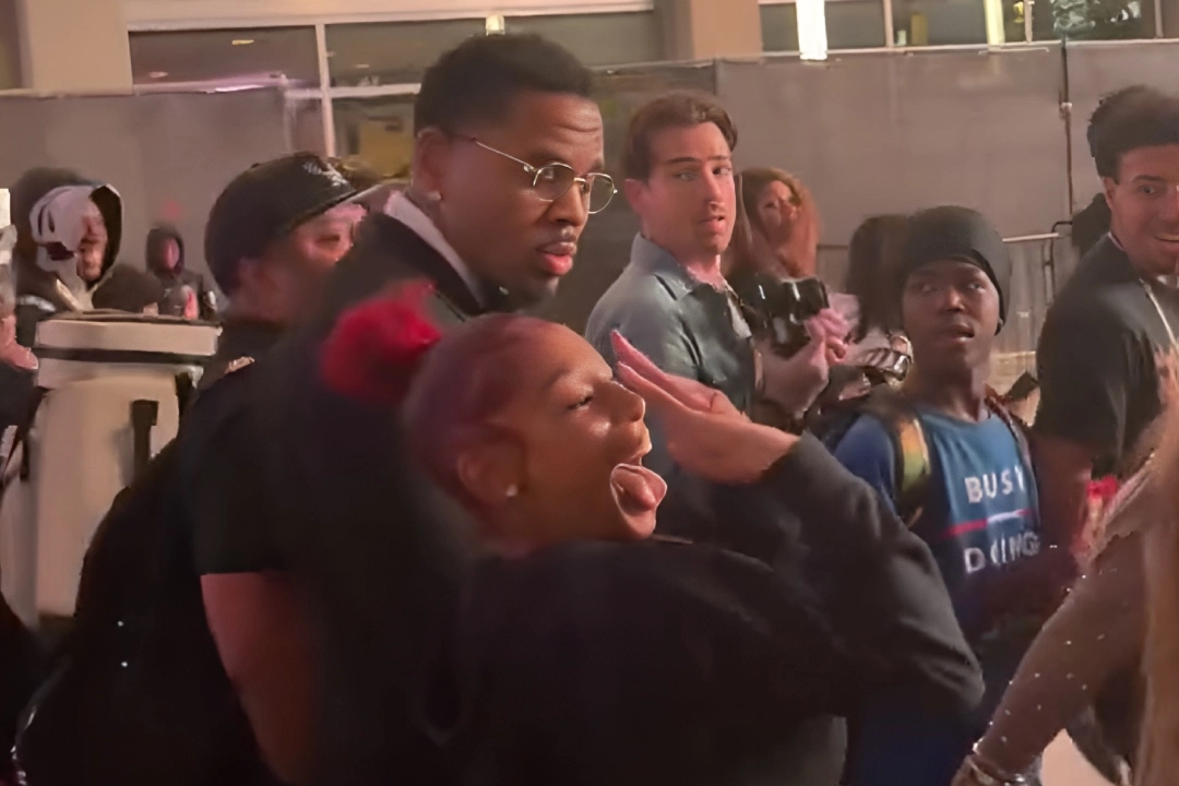 Kevin Gates, BET Awards 행사장에서 사진 요구하는 여성 팬을 밀쳐내